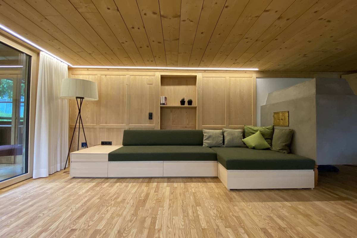 Couch Tischler Esche Polster Grün