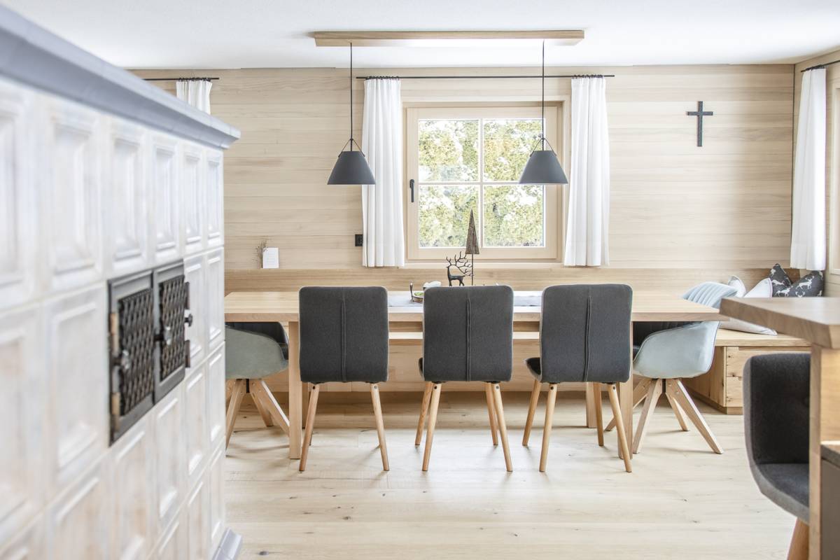 Essbereich Bank Tisch Feuerstein Bregenzerwald