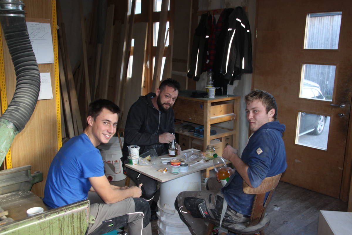 Mittagspause Mitarbeiter Spaß z`nünnar