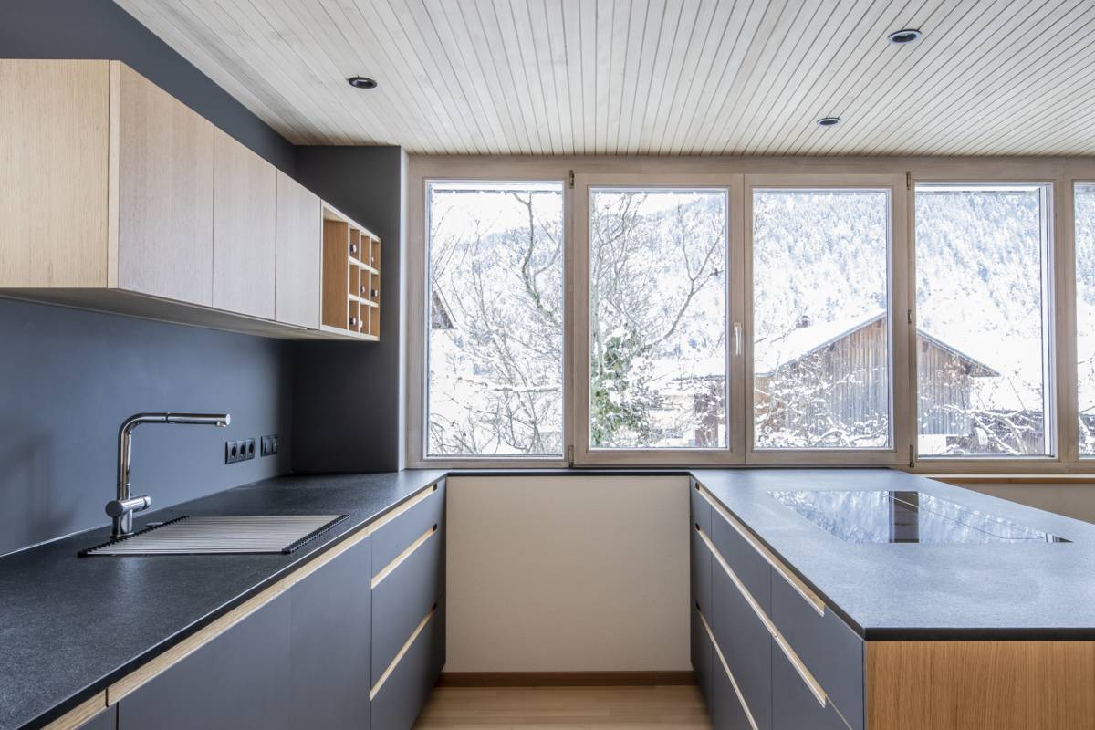 Fenix Eiche Küche Insel Weinregal