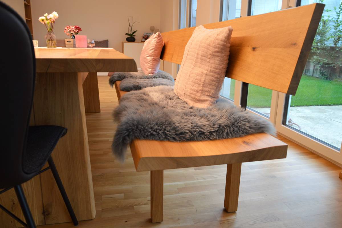 Tisch Bank Asteiche rustikal Baumkante geölt Schwarzstahl