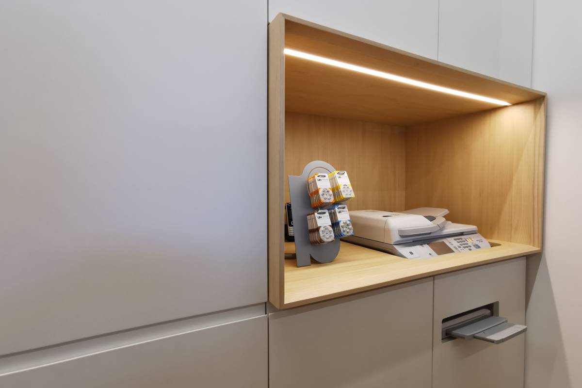 Büroeinrichtung LZH-Bezau Tanne/Weiß