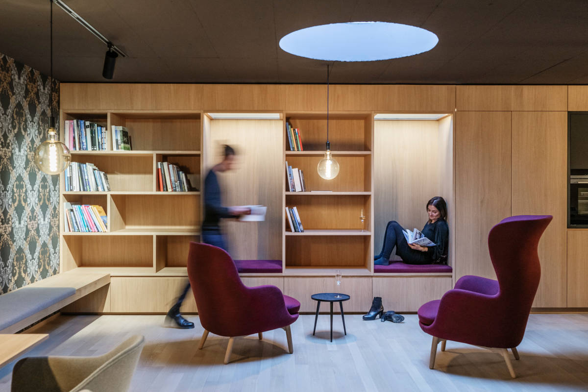 Stube HAller Jürgen Tempel 74  Möbel Eiche