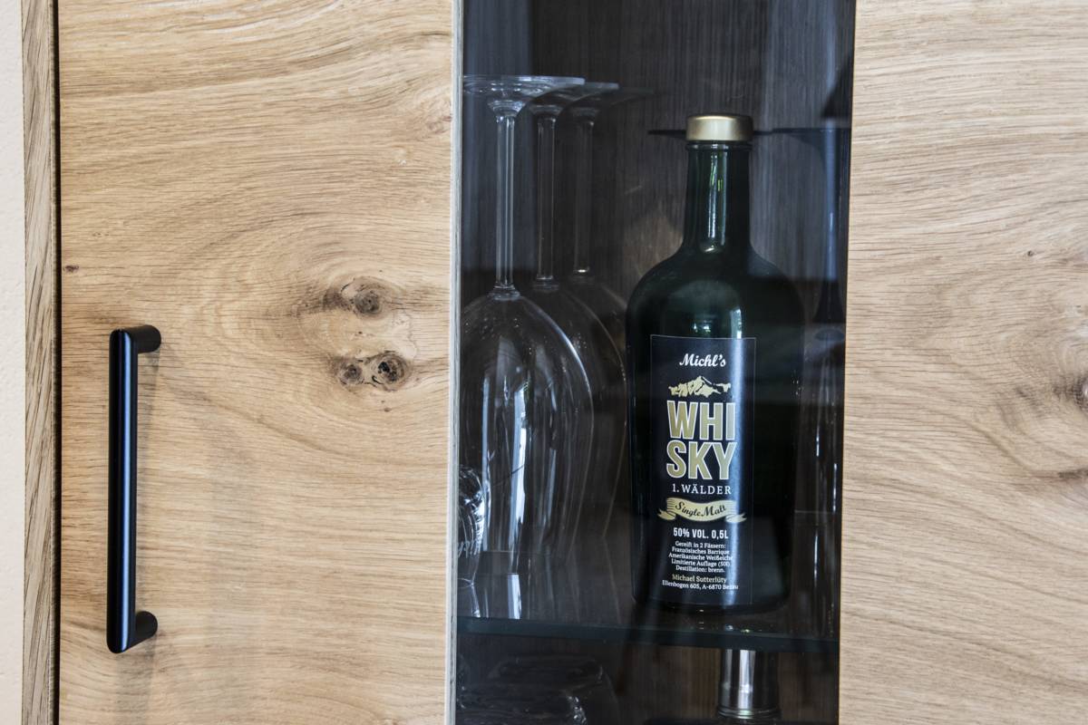 Barmöbel Glas Whisky Eiche rustikal