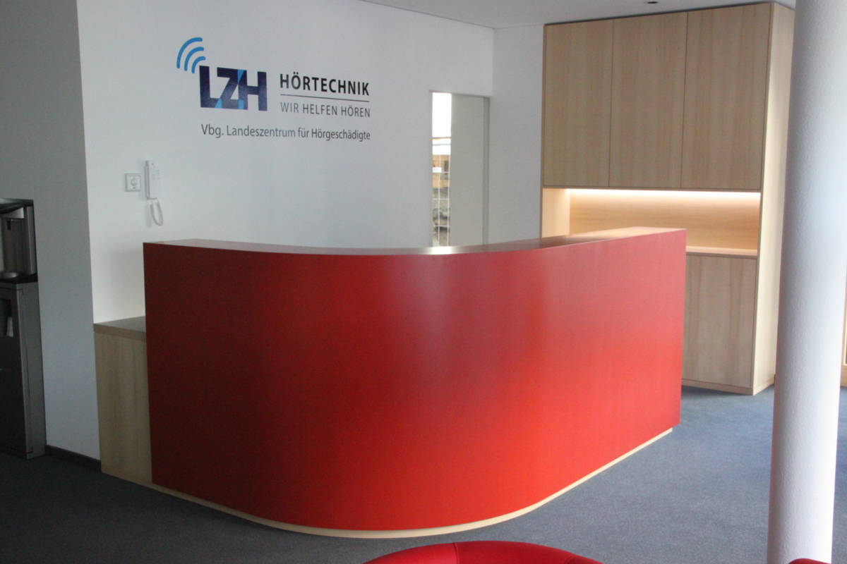 Möbel LZH Röthis rund rot Lack