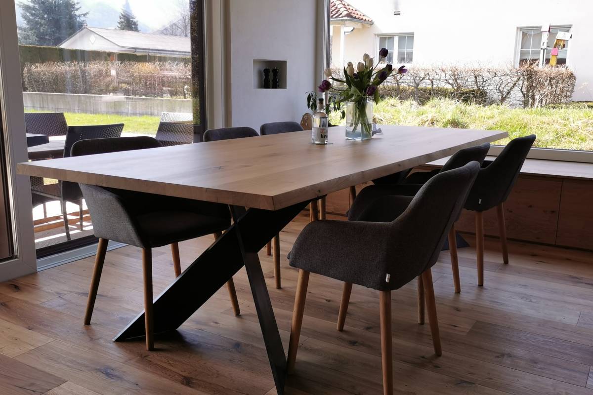 Tisch Eiche Schwarzstahl