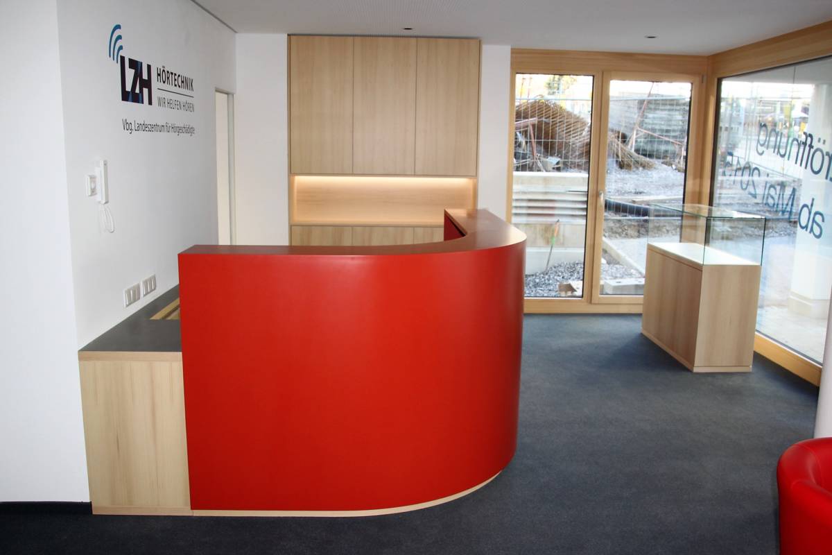 Möbel LZH Röthis rund rot Lack