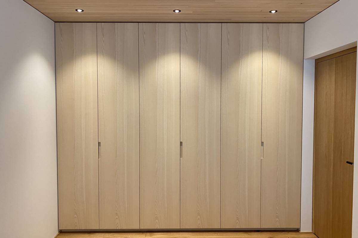 Schrank Schlafzimmer Esche LED