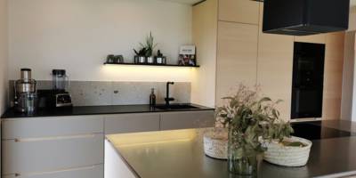 Küche Fenix Esche Holz