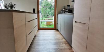 Küche Fenix Esche Holz