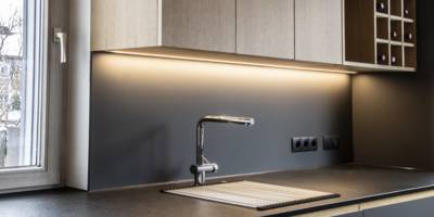 Fenix Eiche Küche Insel Weinregal LED