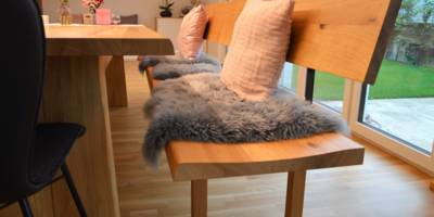 Tisch Bank Asteiche rustikal Baumkante geölt Schwarzstahl