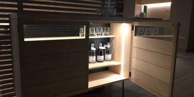 LED Massivholz Esche Schrank Möbel