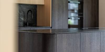 Küche dunkel Holz, Runde Kücheninsel