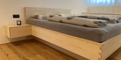 Tischlerbett MAssivholz Zinken