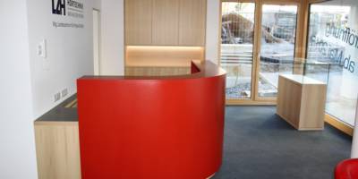 Möbel LZH Röthis rund rot Lack