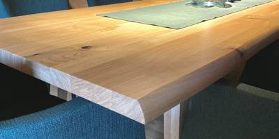 Tisch Eiche Massivholz rustikal Astig