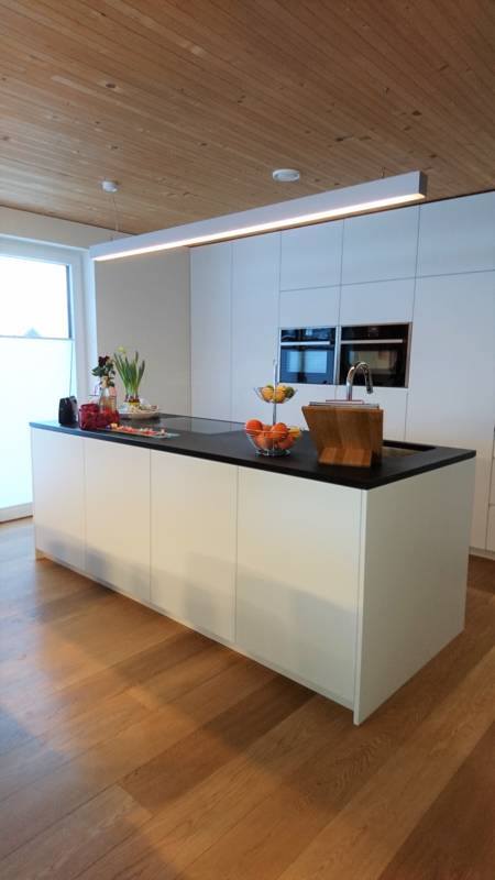 Küche Weiß Schleiflack Stein