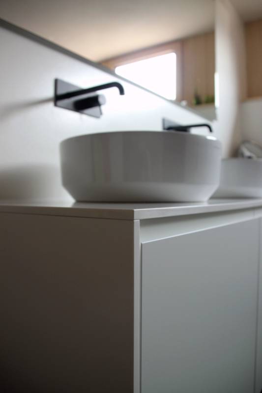 Möbel_Esche_Bezau_Aufsatzbecken