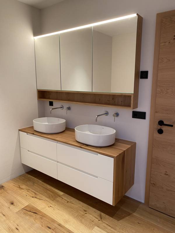 Badmöbel Weiß Eiche rustikal  LED
