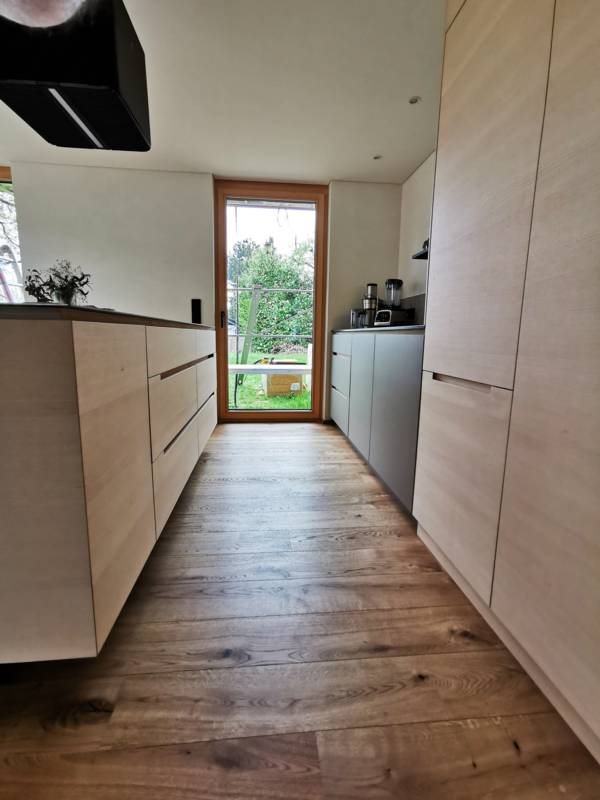 Küche Fenix Esche Holz