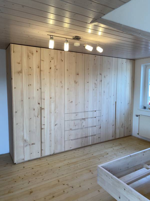 Zirbenschrank Kleiderschrank Massivholz
