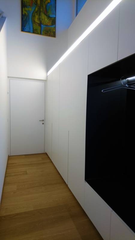 Garderobe SchwarzstahlNiesche Weiß LED