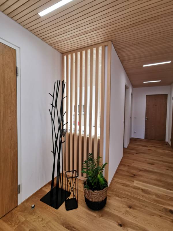 Büroeinrichtung LZH-Bezau Tanne/Weiß