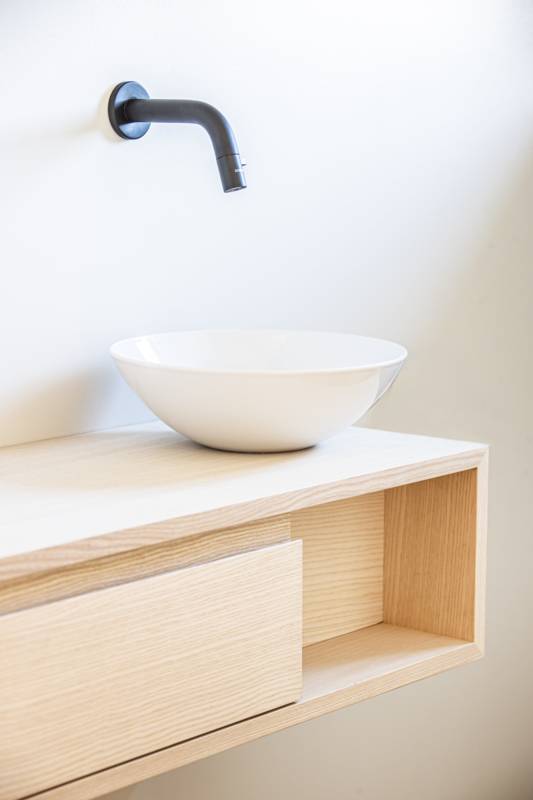 WC Möbel Esche Corianbecken