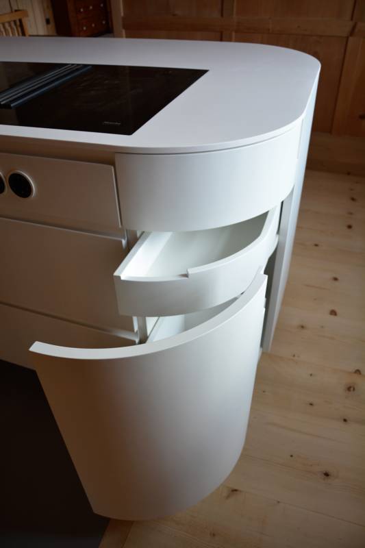 Küche Insel rund weiß Laden rund